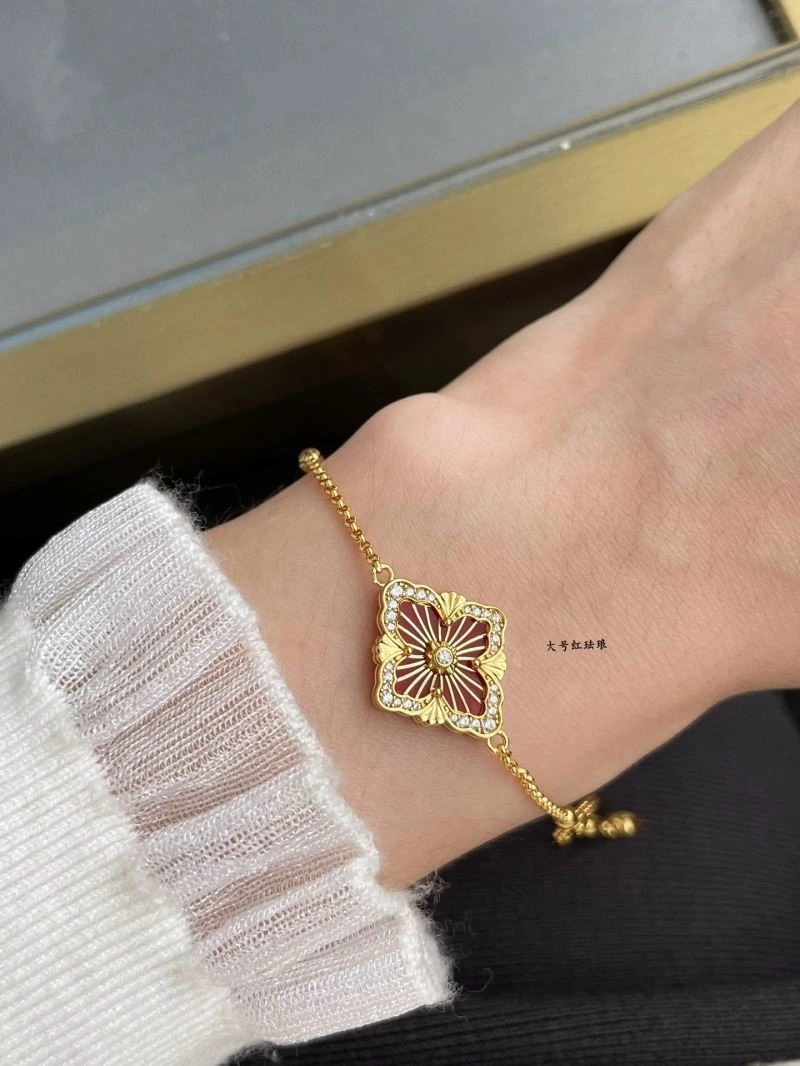 Refined Vca Bracelets 254566