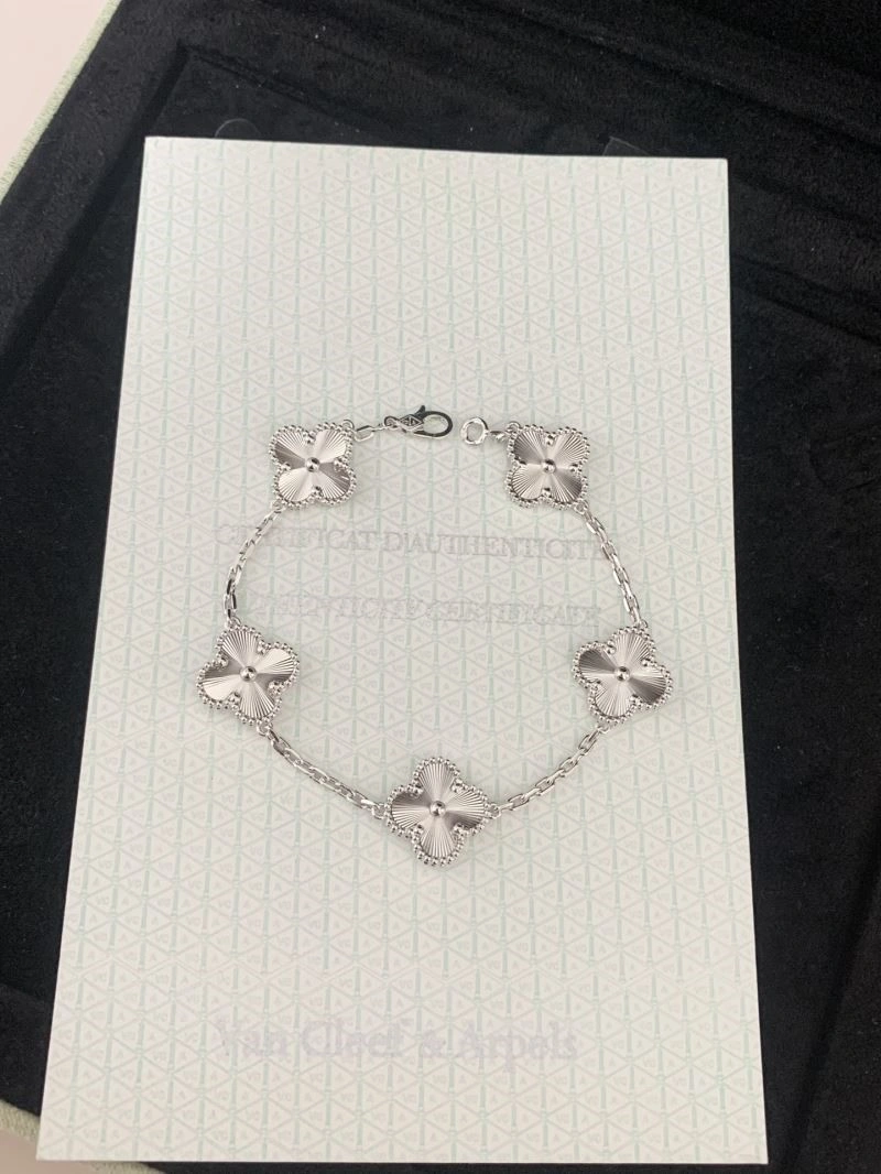 Vca Bracelets Refined 254542