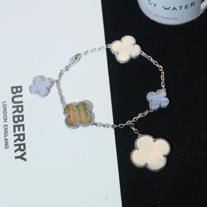 RelaxedFit Vca Bracelets 254465
