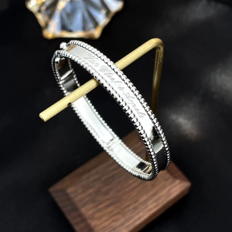 Vca Bracelets Unisex 254477