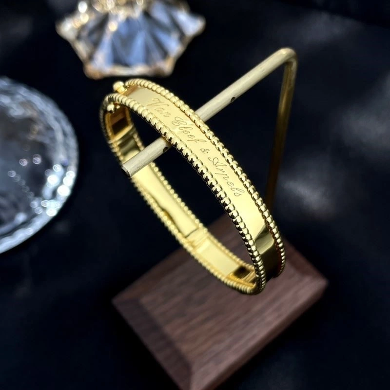 Vca Bracelets Unisex 254477