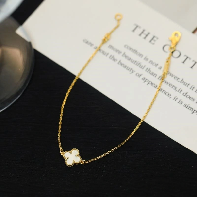 Trendy Vca Bracelets 254450