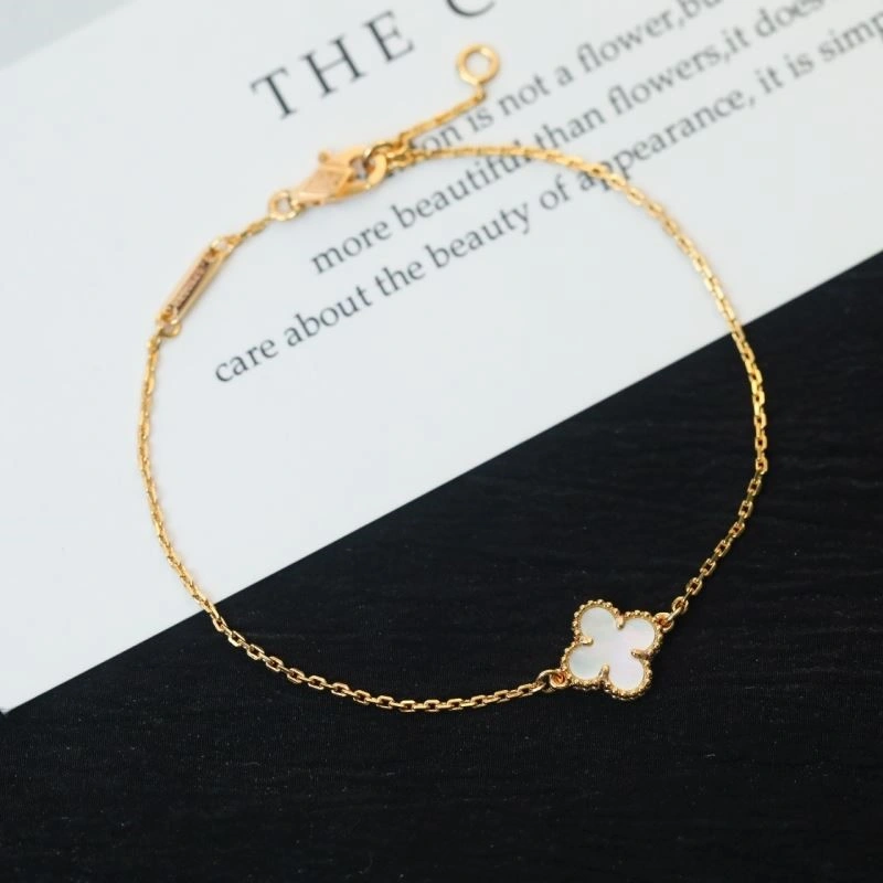 Trendy Vca Bracelets 254450