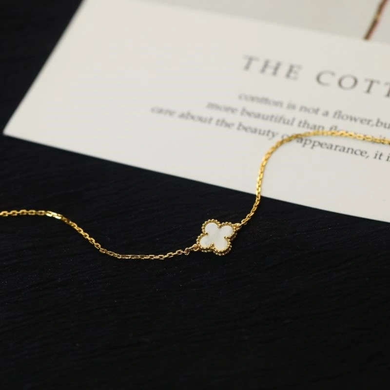 Trendy Vca Bracelets 254450