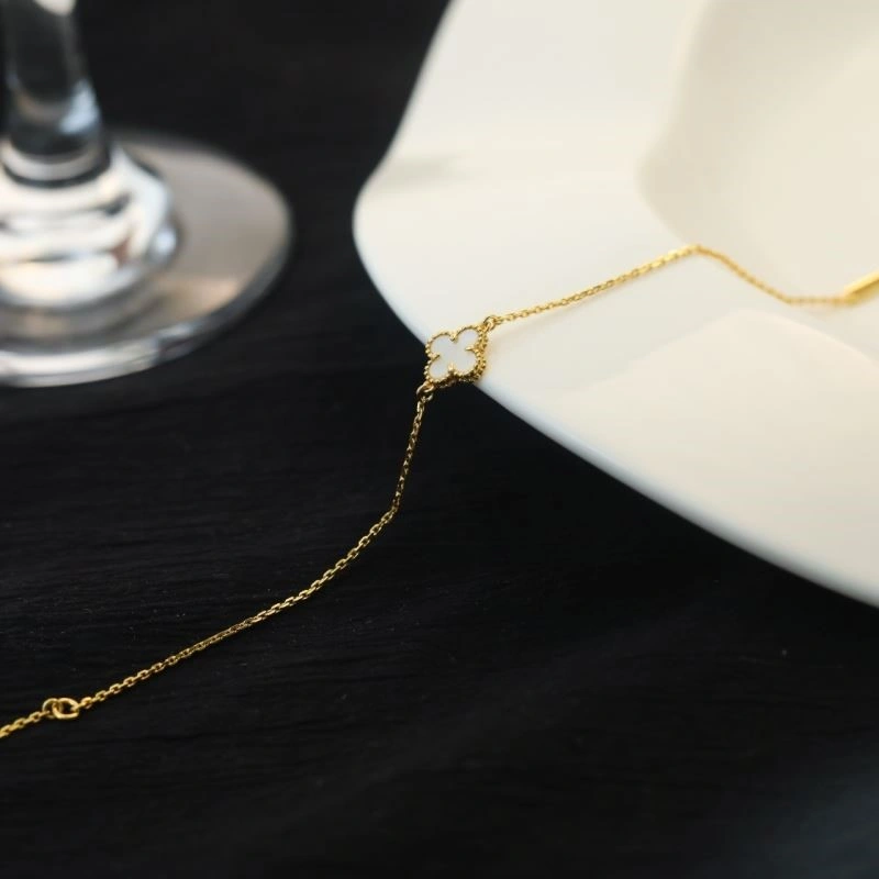 Trendy Vca Bracelets 254450