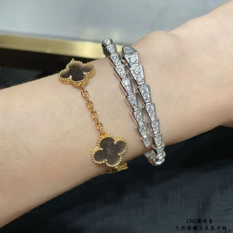 Vca Bracelets WrinkleFree 254448