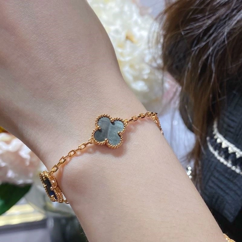 Cozy Vca Bracelets 254446