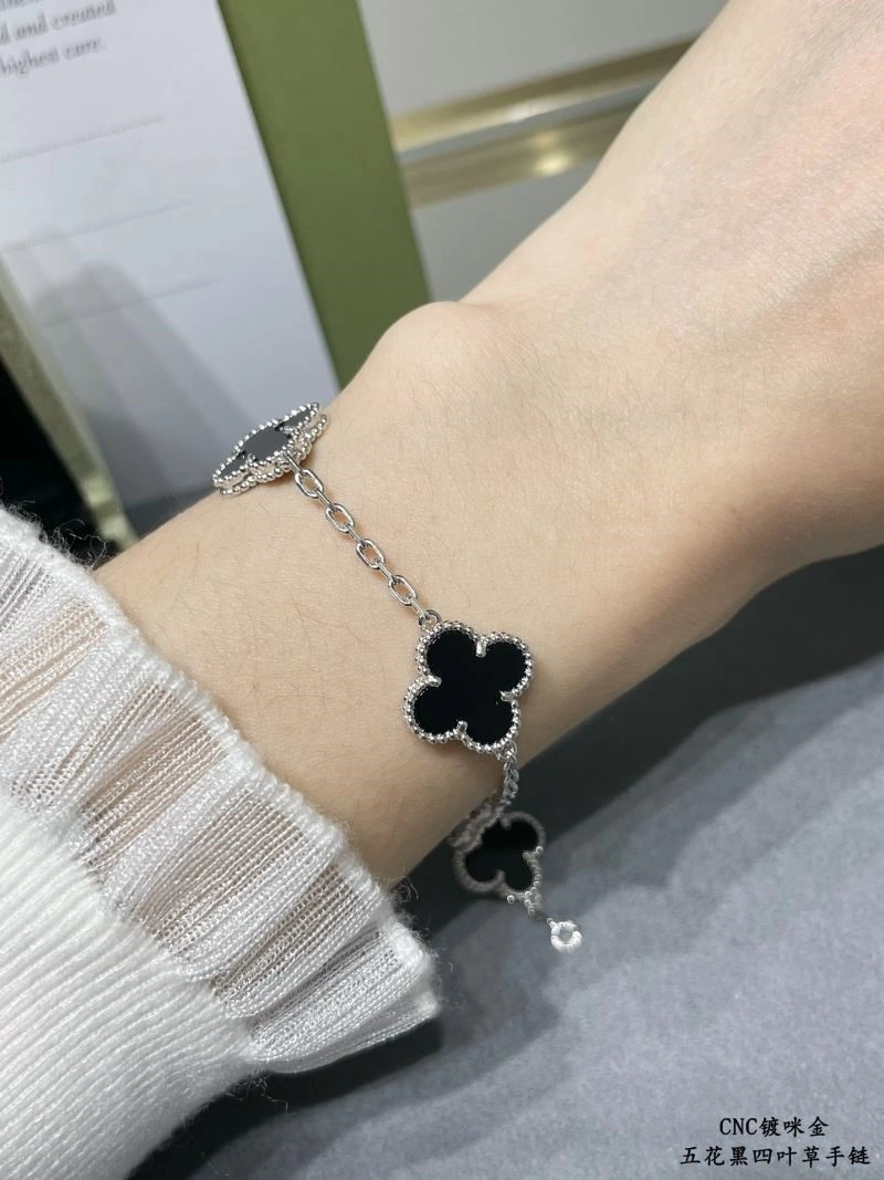 Vca Bracelets Breathable 254443