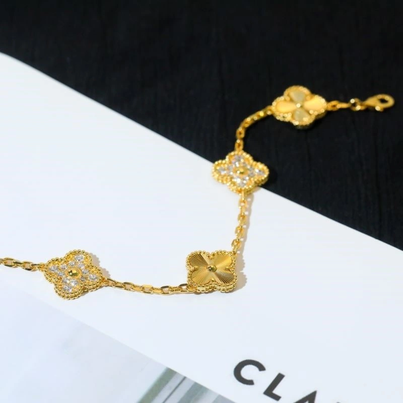 Vca Bracelets Resilient 254408