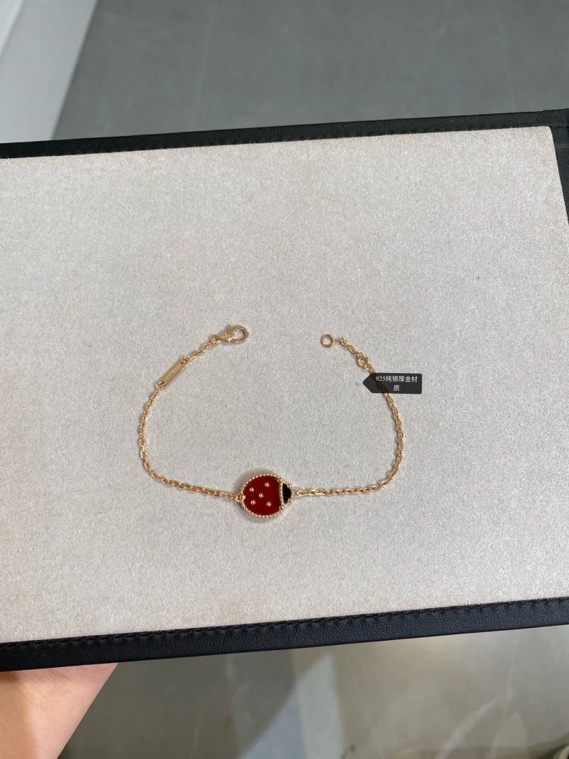 Soft Vca Bracelets 254422