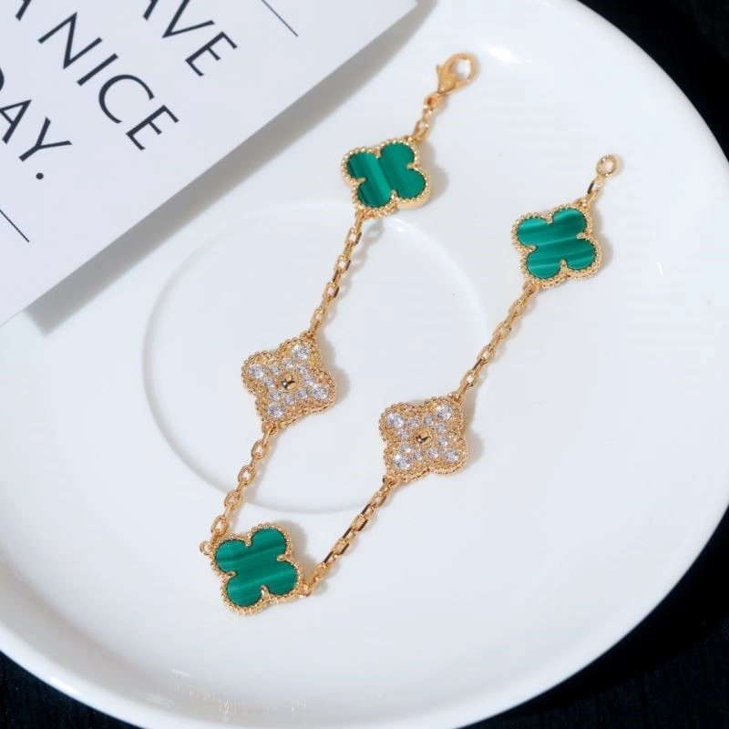Sleek Vca Bracelets 254412