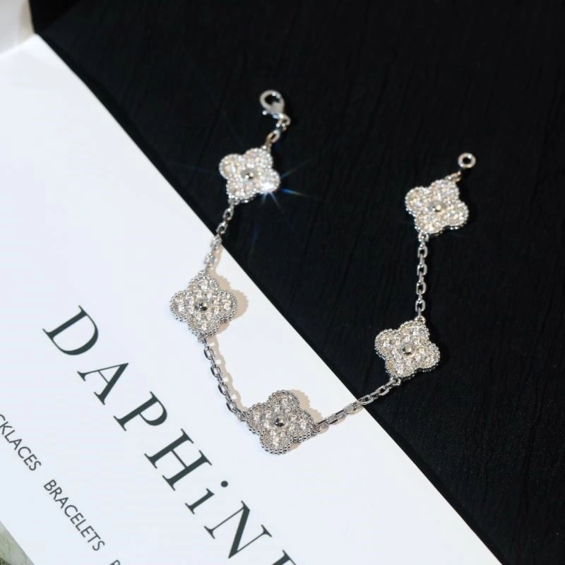 Comfortable Vca Bracelets 254416