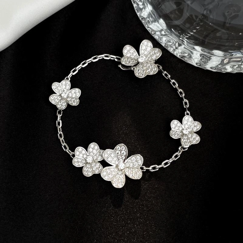 Attractive Vca Bracelets 254427