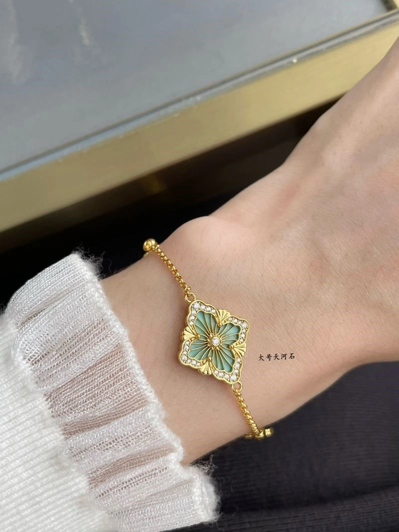 Vca Bracelets Upgraded 254436
