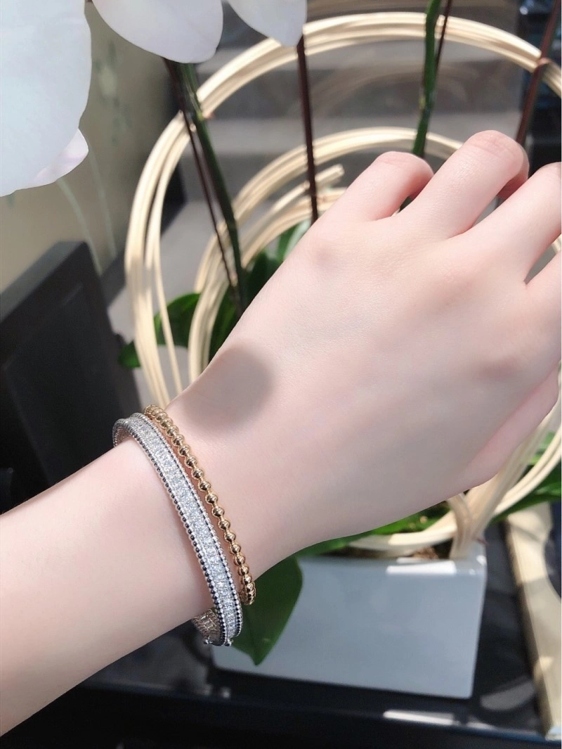Sporty Vca Bracelets 254265