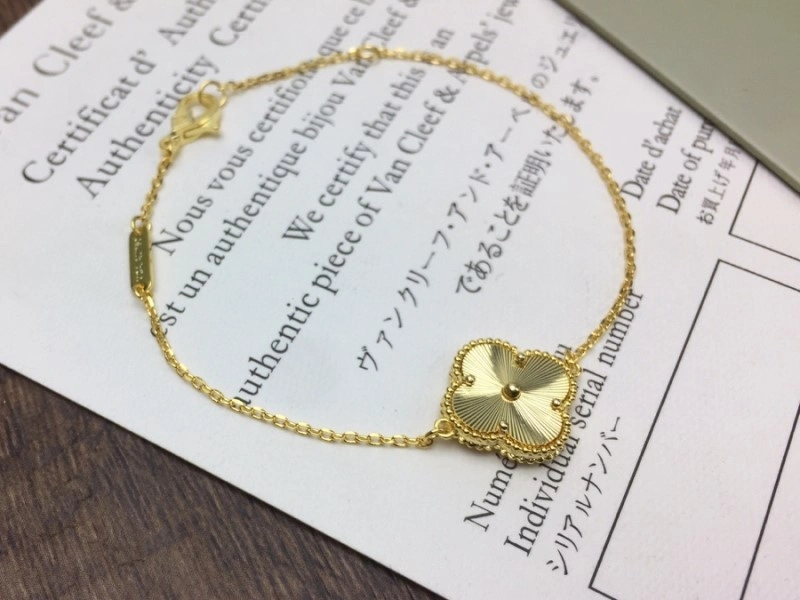Premium Vca Bracelets 254256