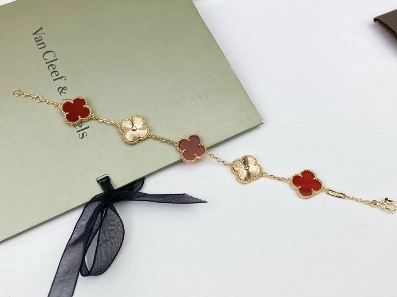 Vca Bracelets TopPick 254245