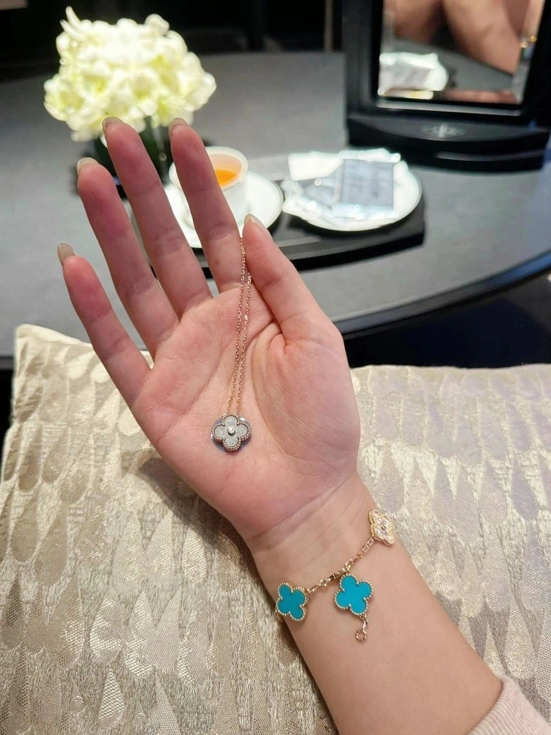 Vca Bracelets GoAnywhere 254151