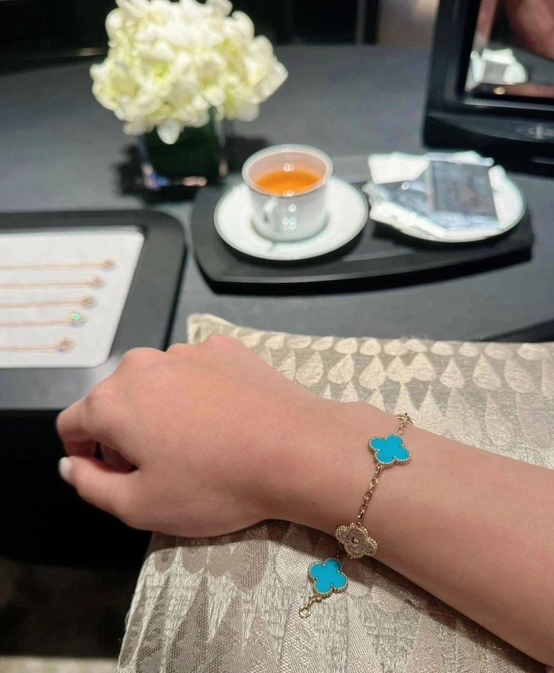 Vca Bracelets GoAnywhere 254151