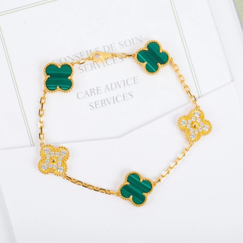 UrbanChic Vca Bracelets 254149