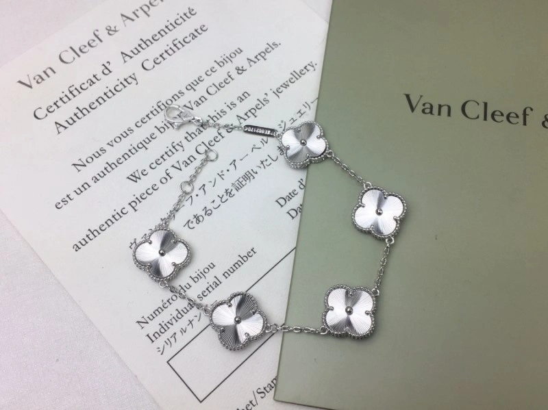 Vca Bracelets Lightweight 254130