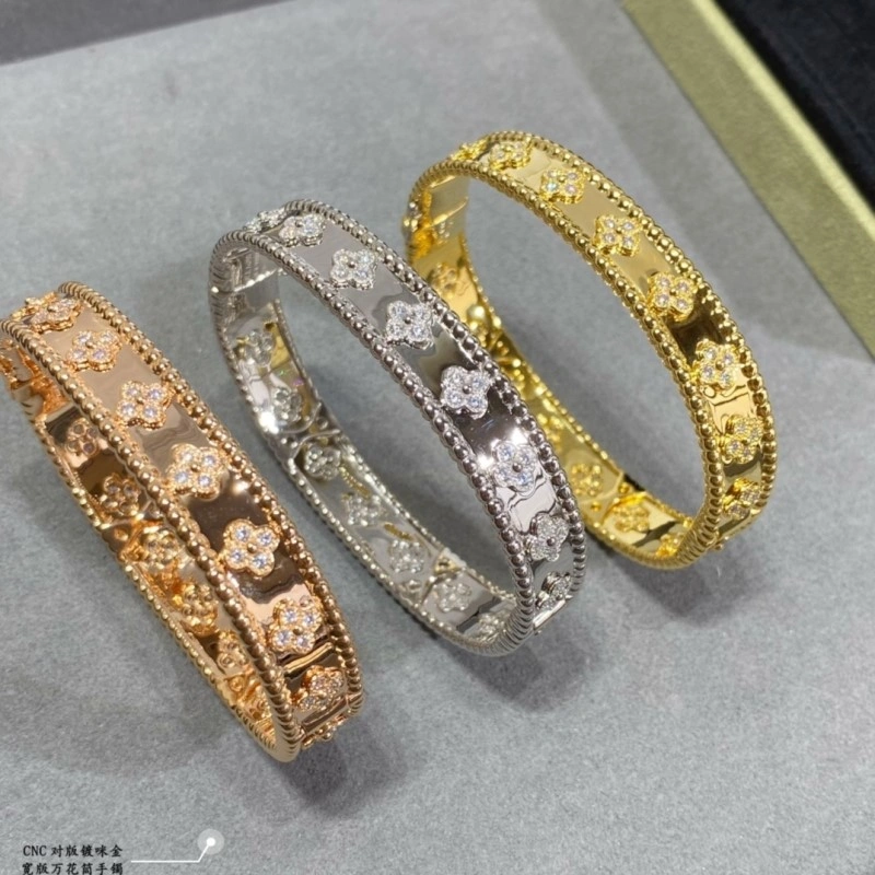 Sleek Vca Bracelets 254110