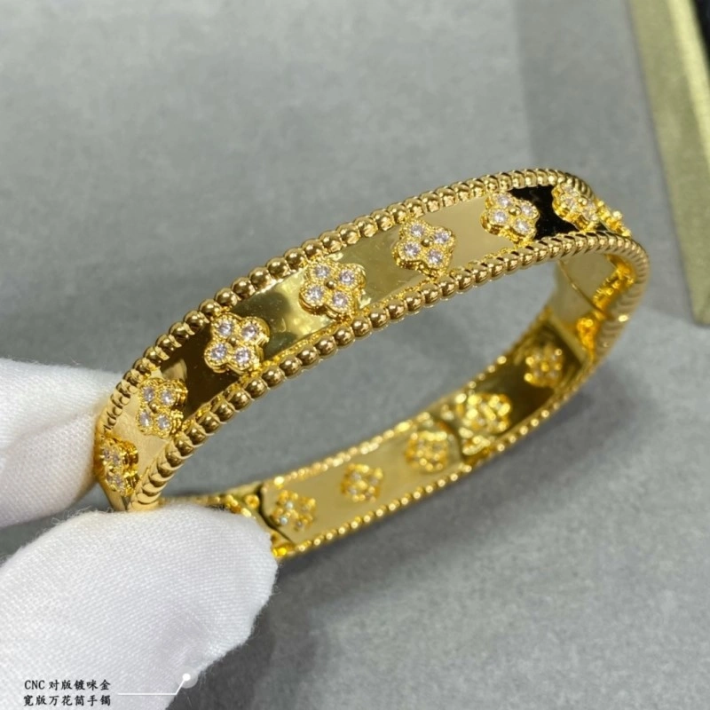 Sleek Vca Bracelets 254110