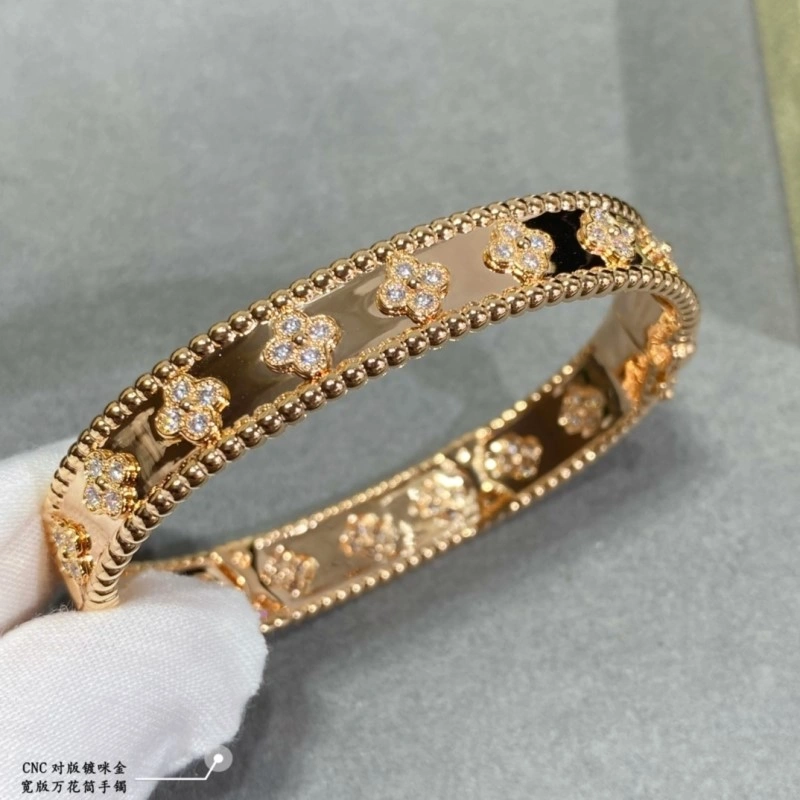 Sleek Vca Bracelets 254110