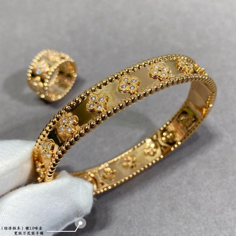 FreshLook Vca Bracelets 254108