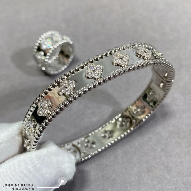 FreshLook Vca Bracelets 254108