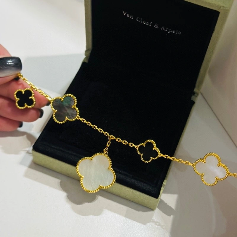 Stretchable Vca Bracelets 254105