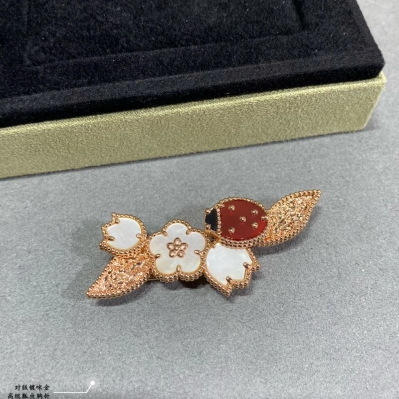 EasyMatch Vca Brooches 255286