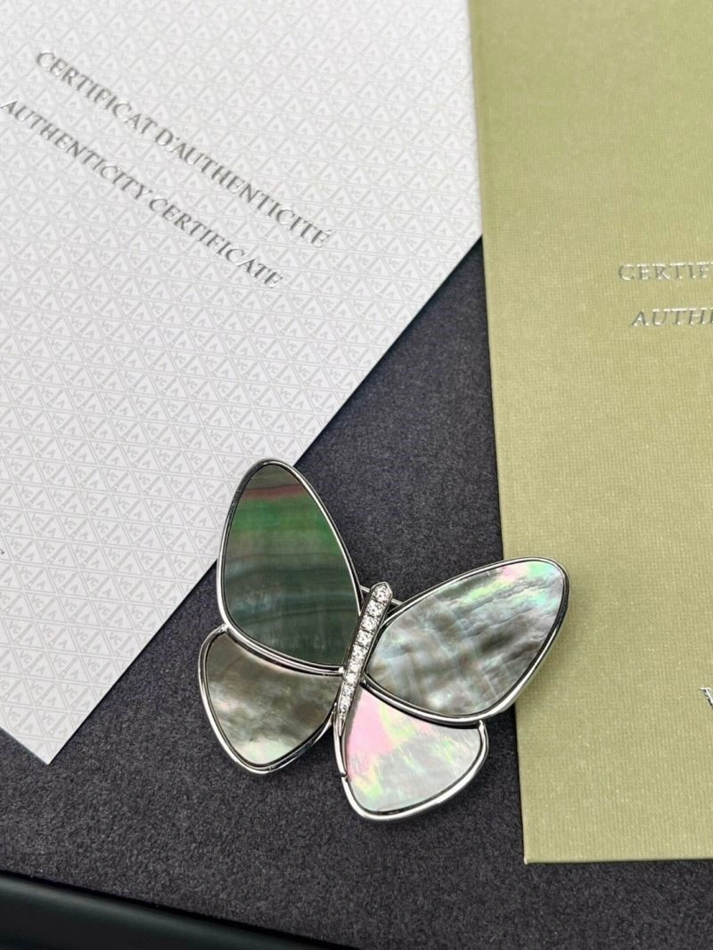 Contemporary Vca Brooches 254790