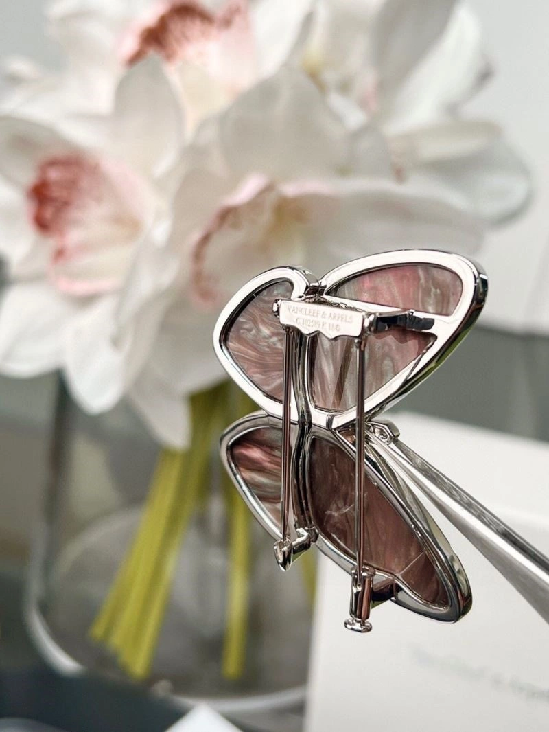 Contemporary Vca Brooches 254790