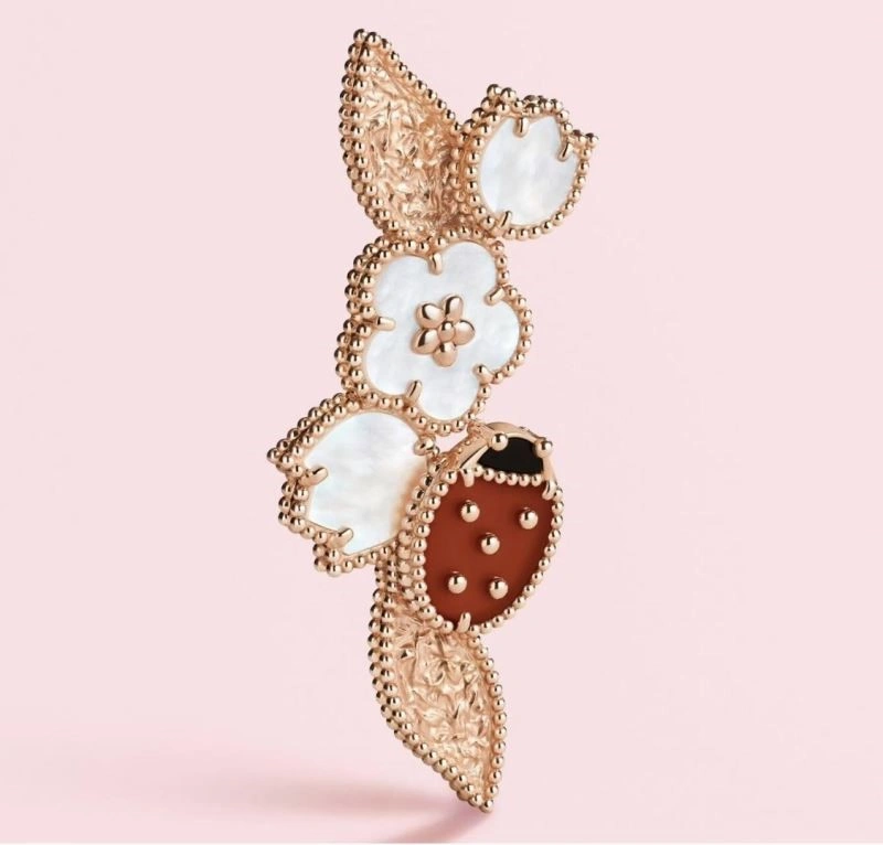 Cozy Vca Brooches 254780
