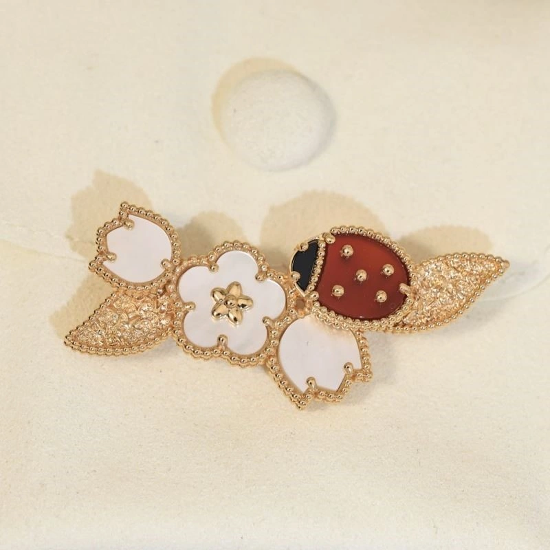 Cozy Vca Brooches 254780