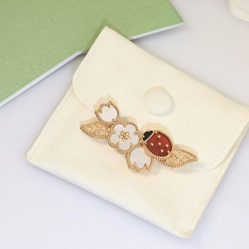 Cozy Vca Brooches 254780