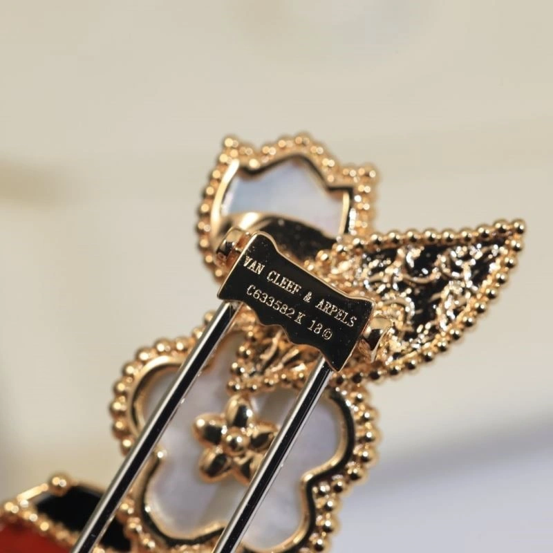 Cozy Vca Brooches 254780