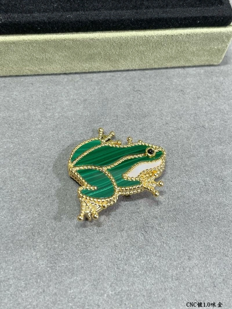 GoodFit Vca Brooches 254776