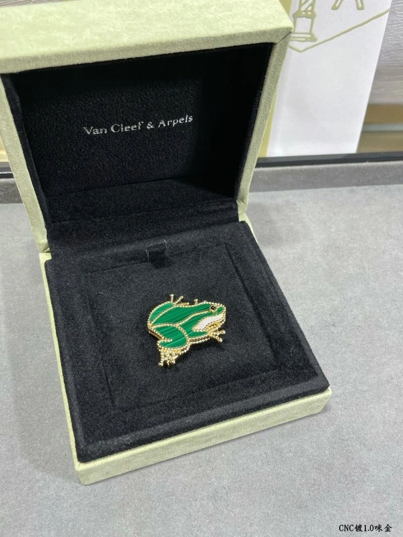 GoodFit Vca Brooches 254776