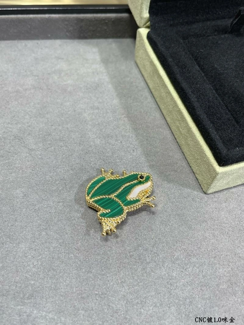 GoodFit Vca Brooches 254776