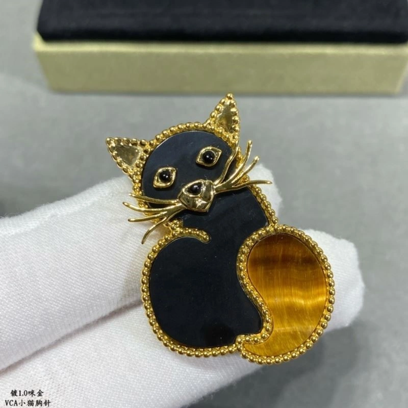 TechFriendly Vca Brooches 254779