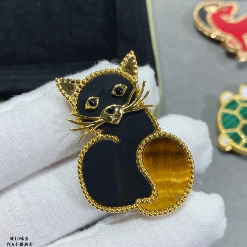 TechFriendly Vca Brooches 254779