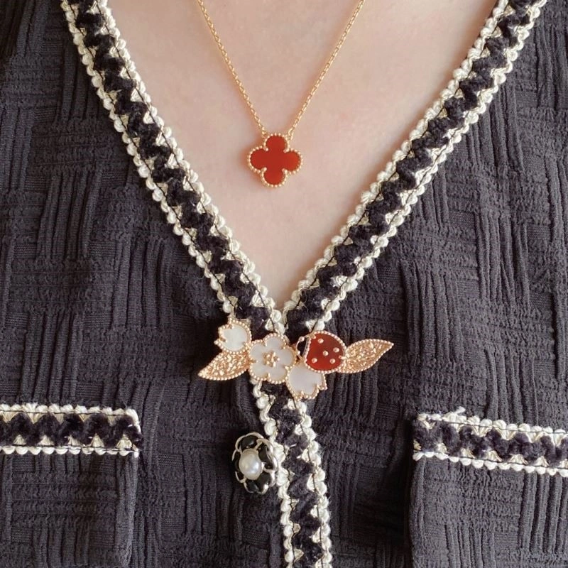 Soft Vca Brooches 254785