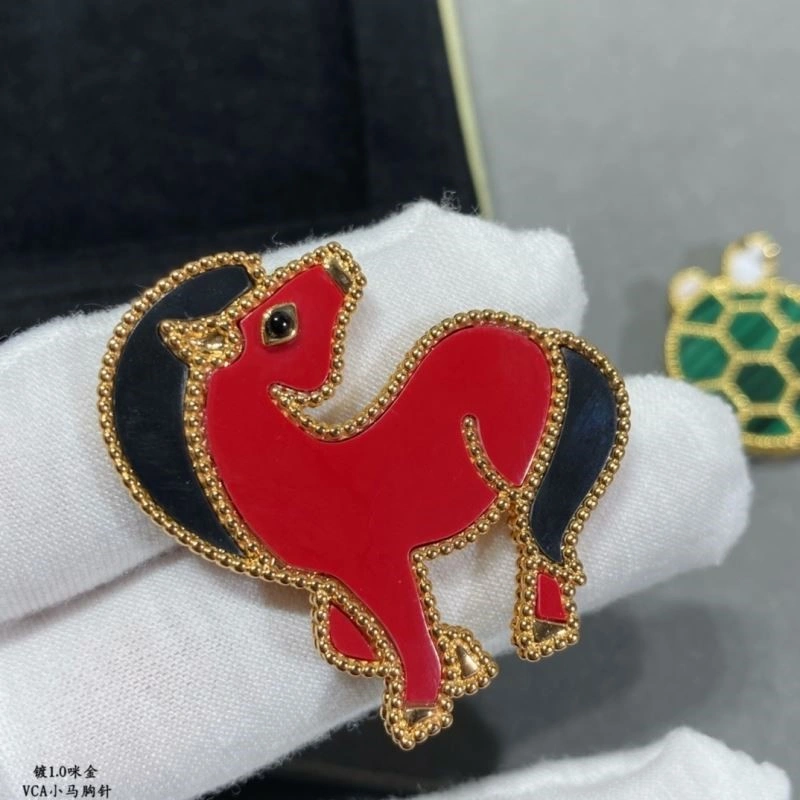 Colorful Vca Brooches 254774