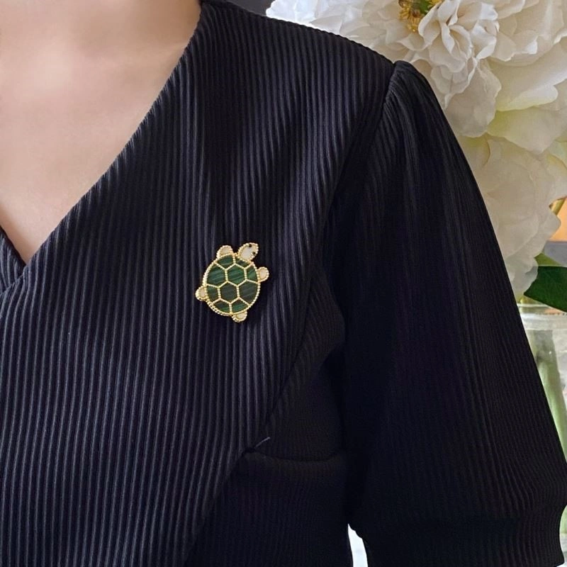 Effortless Vca Brooches 254769