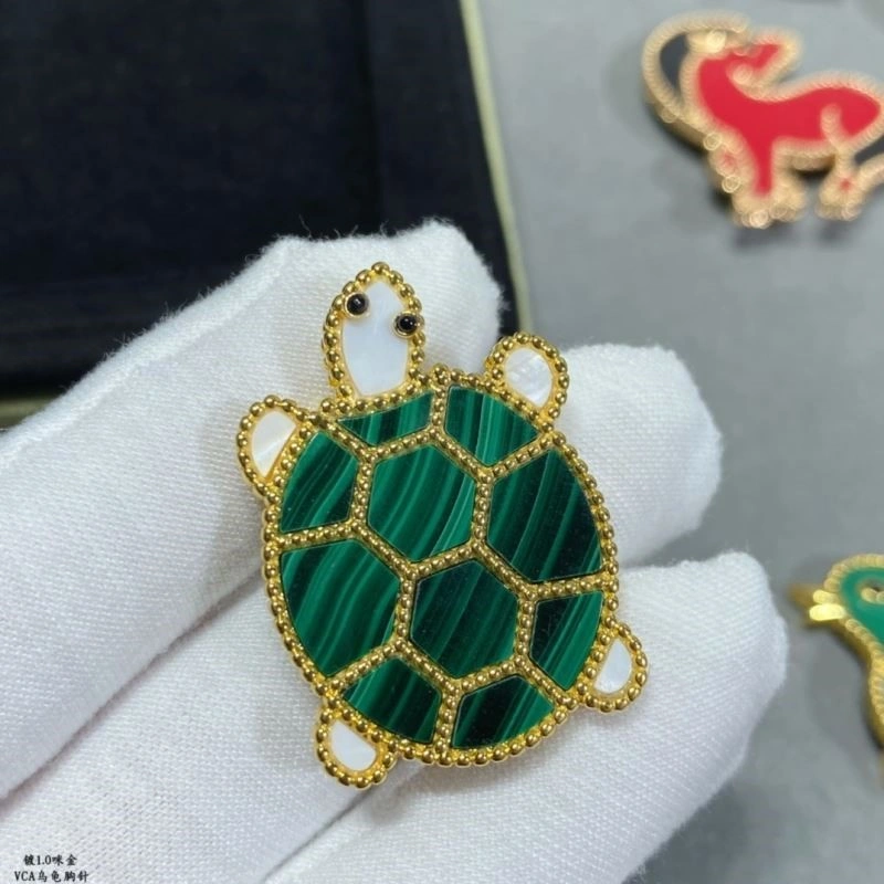 Effortless Vca Brooches 254769
