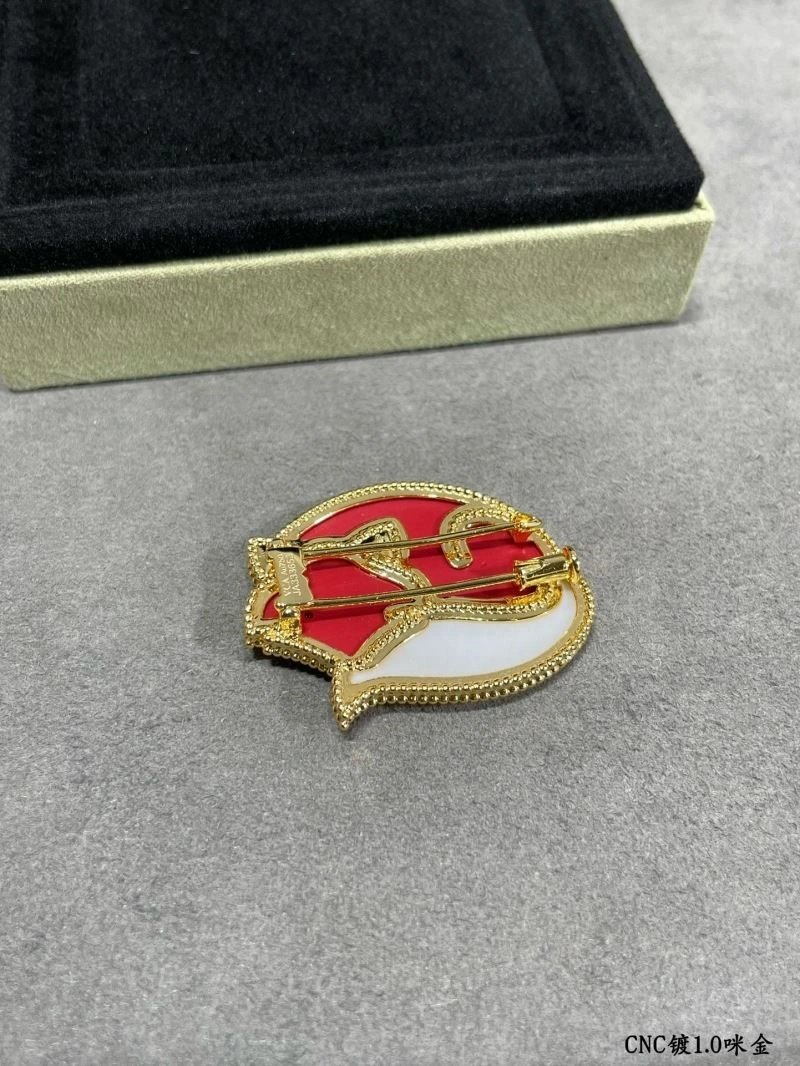 Lightweight Vca Brooches 254768