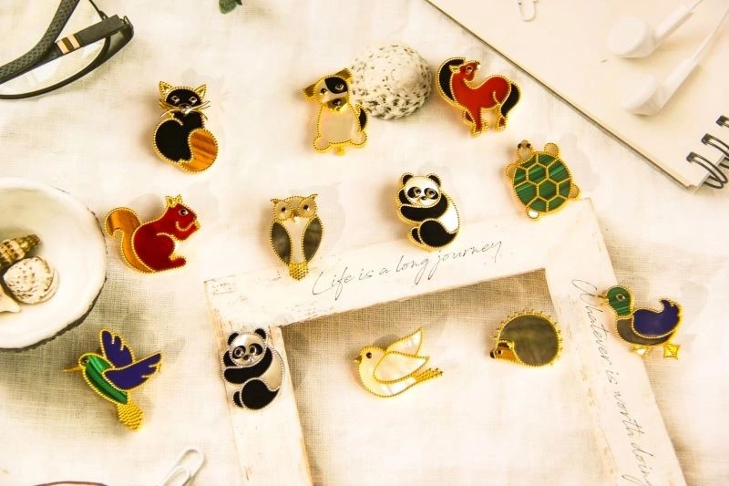 Lightweight Vca Brooches 254398