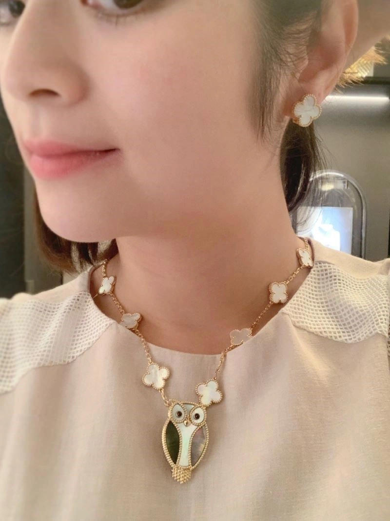Lightweight Vca Brooches 254398